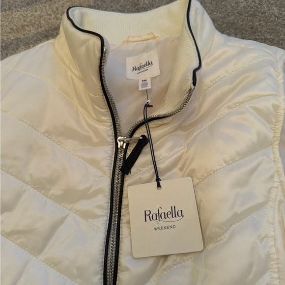 NWT Rafaella Weekend Cream Quilted lightweight Vest PM Petite Medium Black Trim - Picture 3 of 8